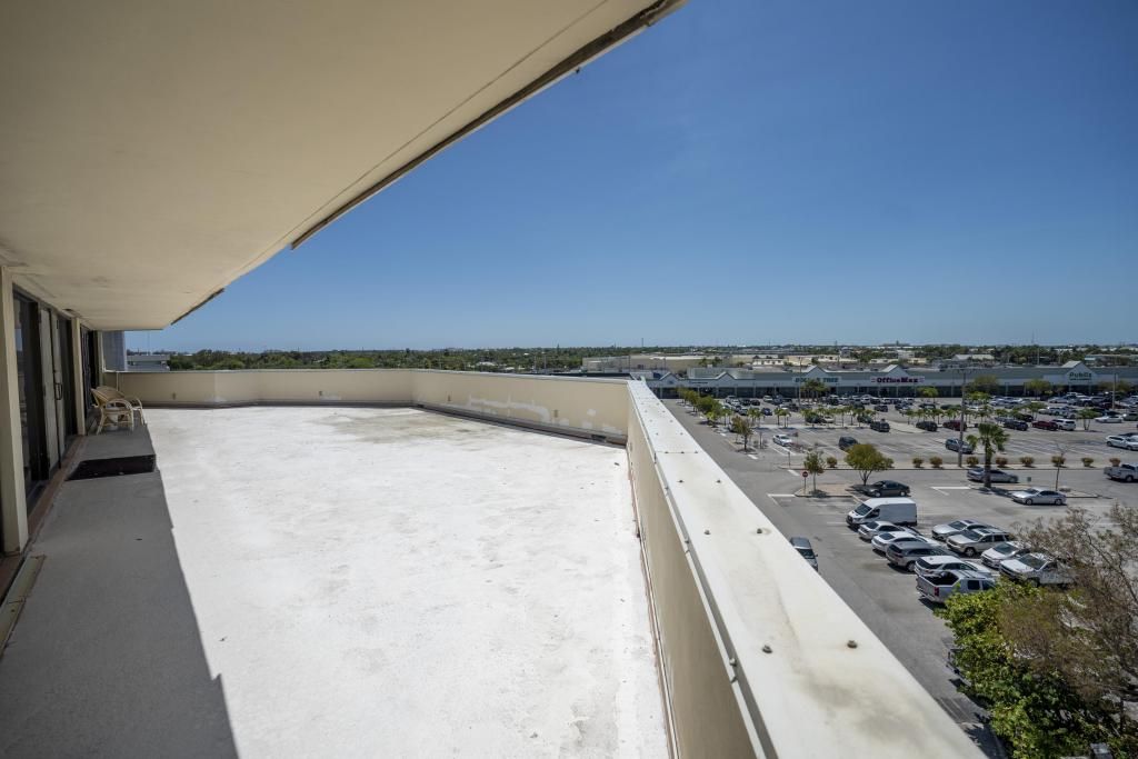 1010 Kennedy Drive, Unit 400, Key West, FL 33040 Photo