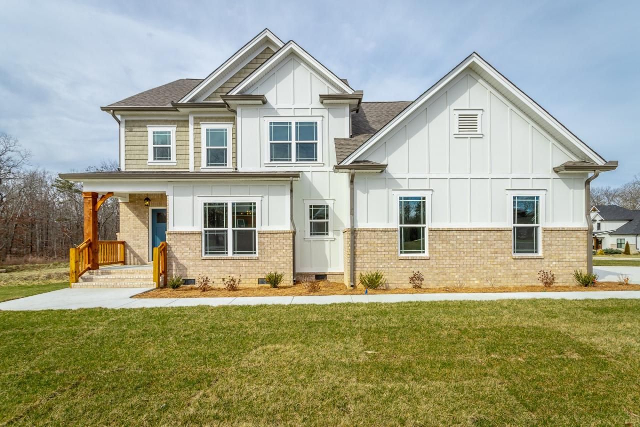 2435 Blue Mist Dr, Signal Mountain, TN 37377 Main Photo