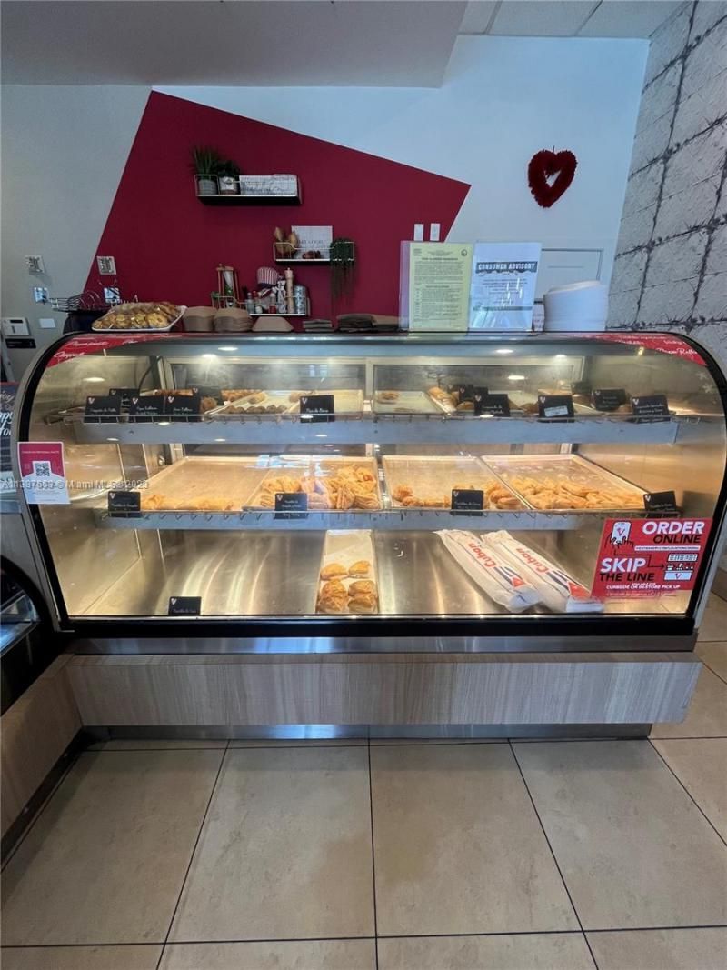 10740 NW 74th St, Doral, FL 33178 Photo