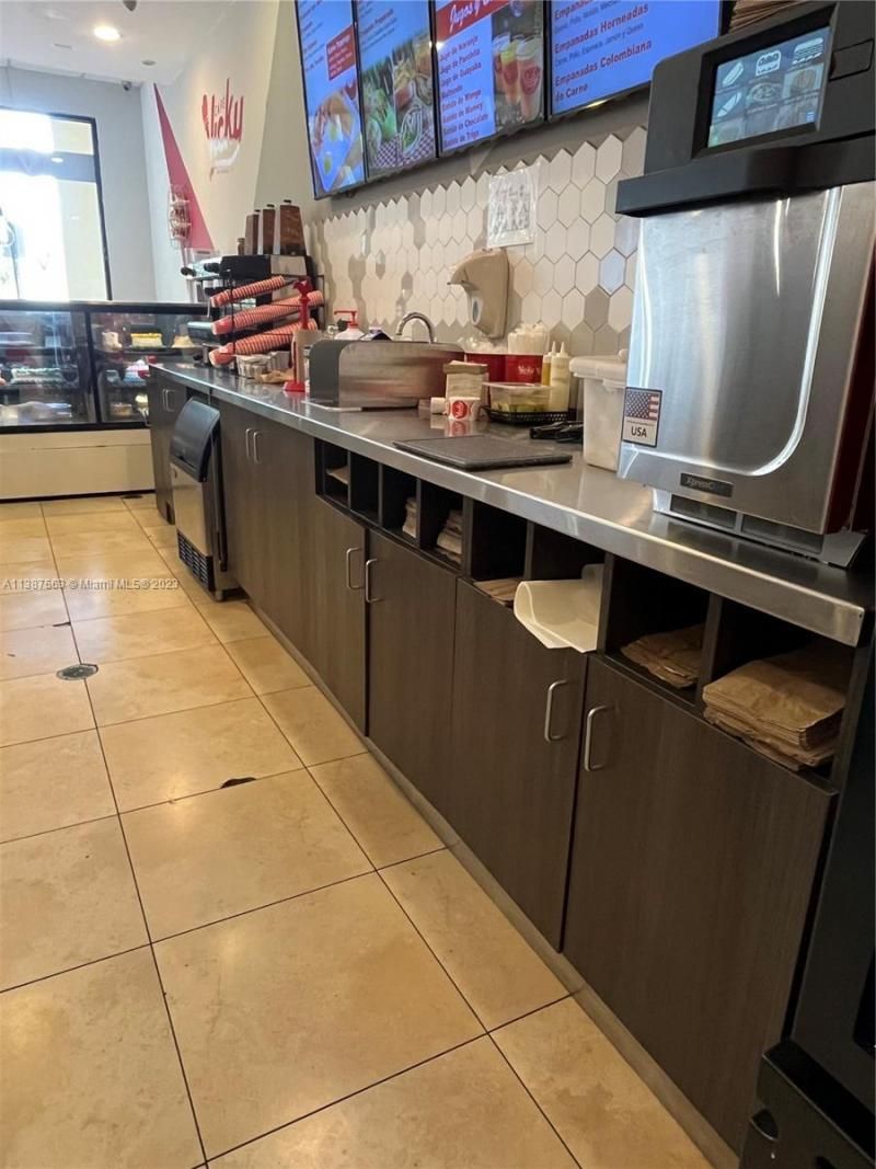 10740 NW 74th St, Doral, FL 33178 Photo