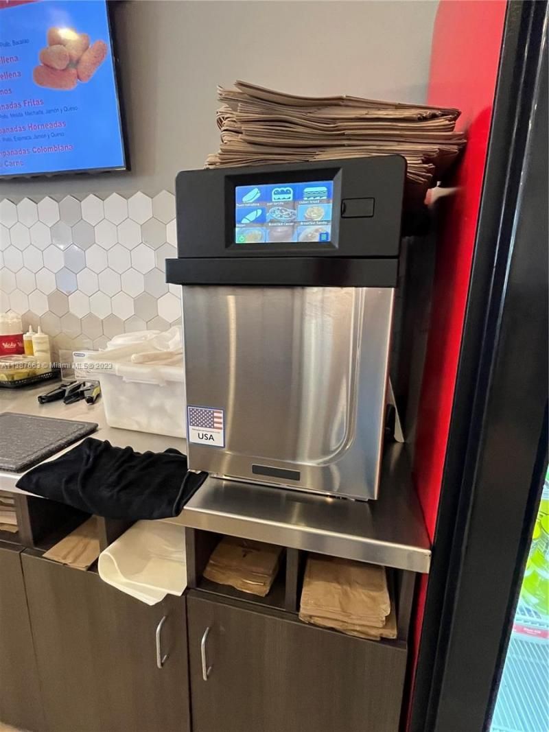 10740 NW 74th St, Doral, FL 33178 Photo