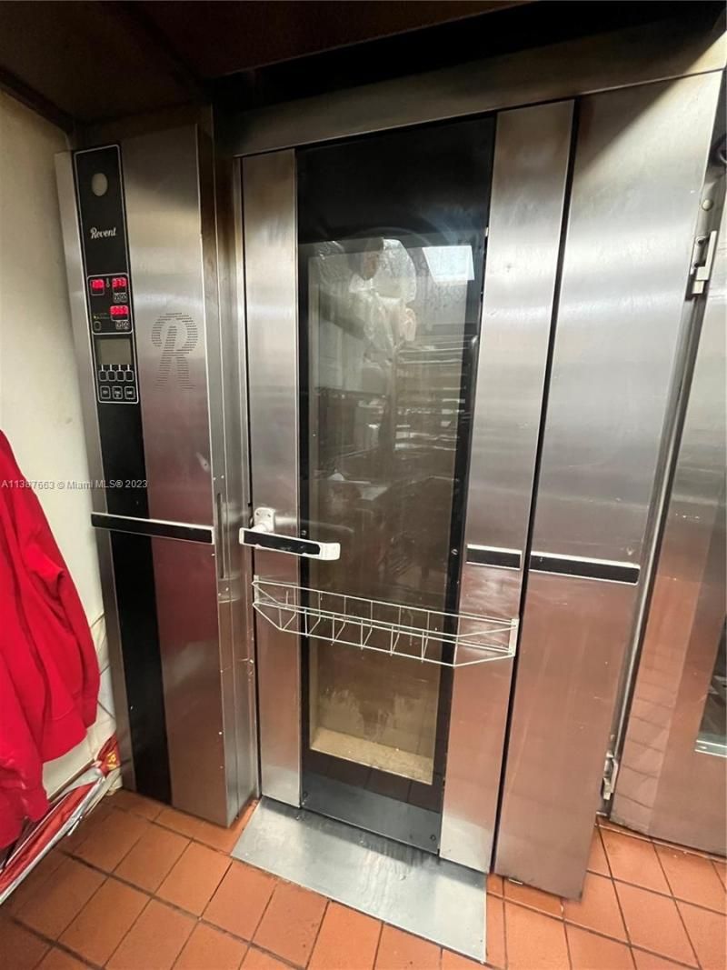 10740 NW 74th St, Doral, FL 33178 Photo