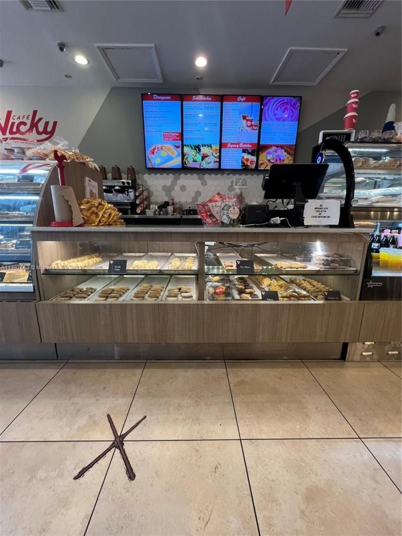 10740 NW 74th St, Doral, FL 33178 Photo