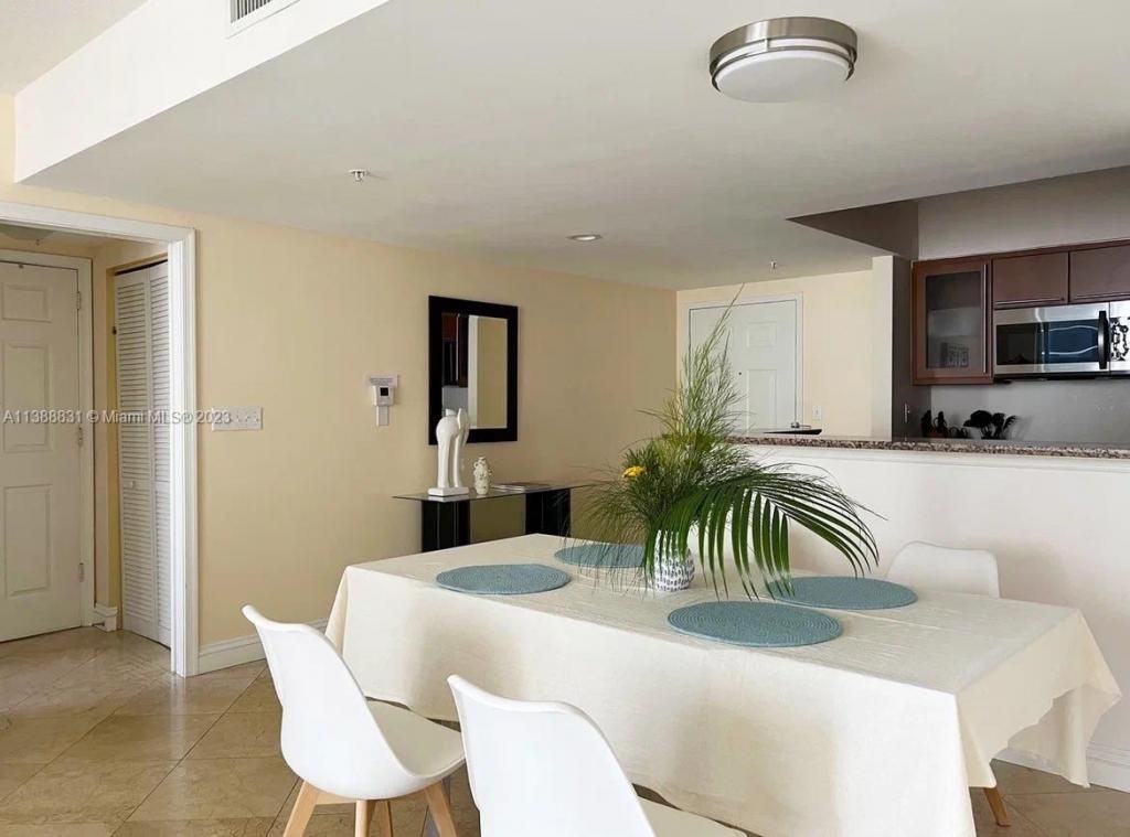 2080 S Ocean Dr, Unit 806, Hallandale Beach, FL 33009 Photo