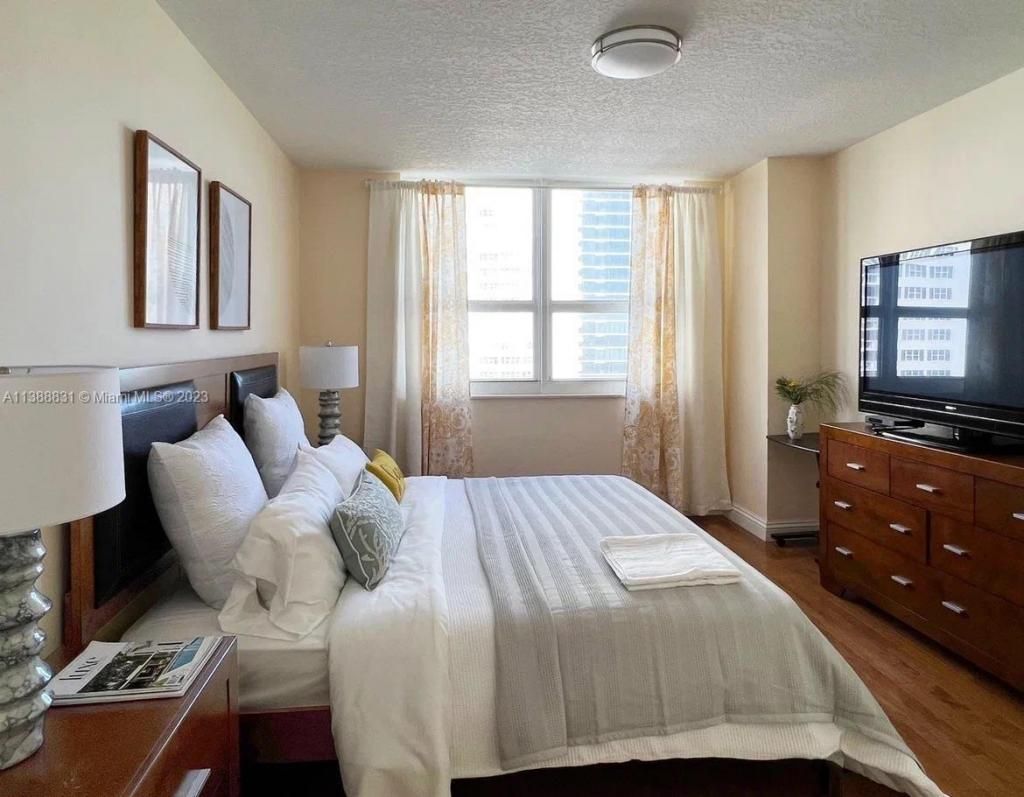 2080 S Ocean Dr, Unit 806, Hallandale Beach, FL 33009 Photo