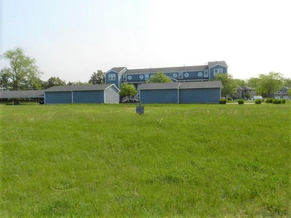2401 Bay Pointe Drive, St. Joseph, MI 49085