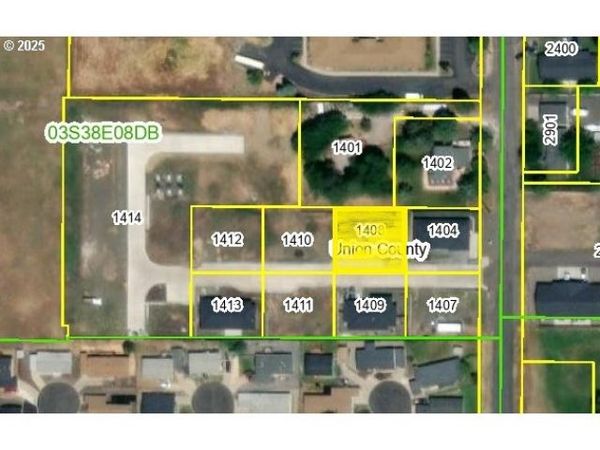 2129 ELEVATION CT, La Grande, OR 97850