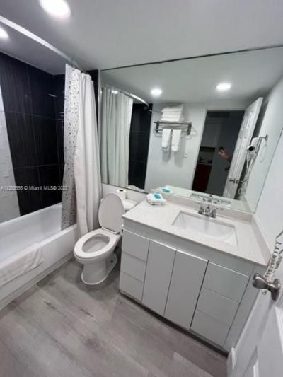 19201 Collins Ave, Unit 540, Sunny Isles Beach, FL 33160 Photo