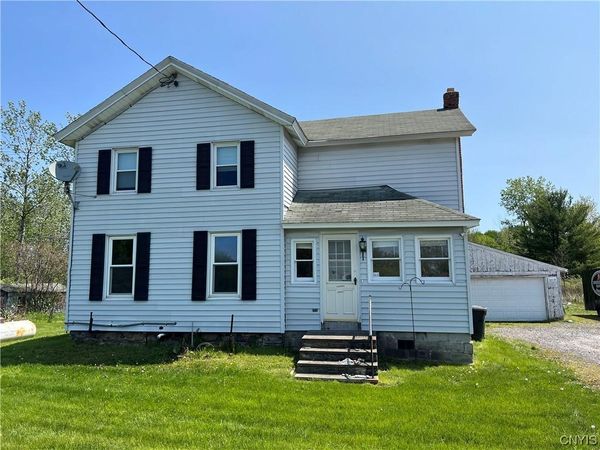 8894 Caughdenoy Road, Clay, NY 13041