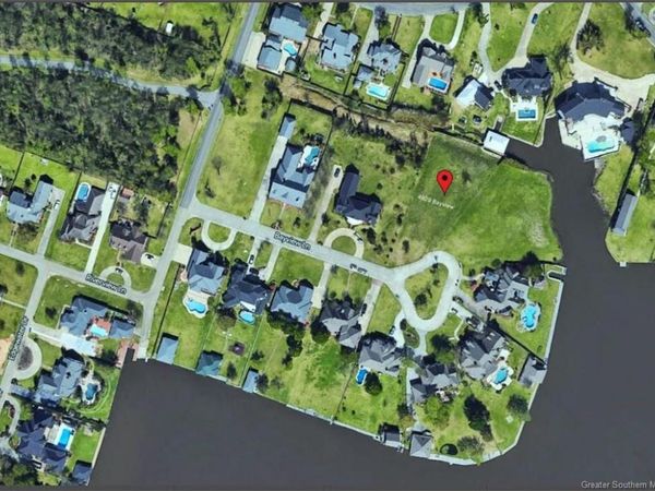 4929 Bay View Lane, Lake Charles, LA 70605