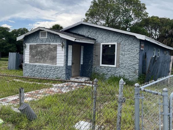 1204 Avenue K Avenue, Fort Pierce, FL 34950