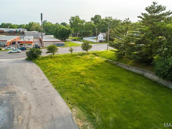 3947 Reavis Barracks Road, St Louis, MO 63125