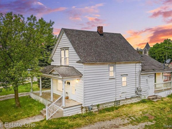 19 STANTON Street, Oxford Vlg, MI 48371