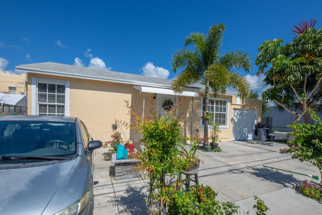 922 S Dixie Highway, Lake Worth Beach, FL 33460 Photo