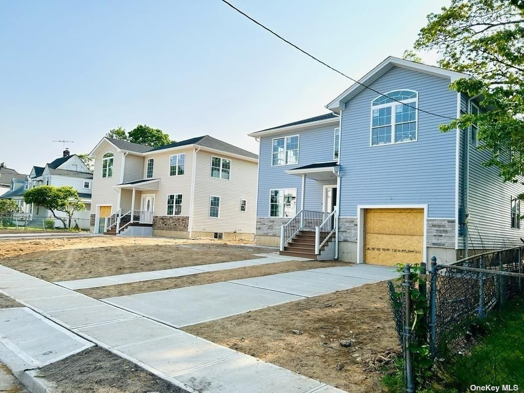 96 N Columbus Avenue, Freeport, NY 11520 Main Photo