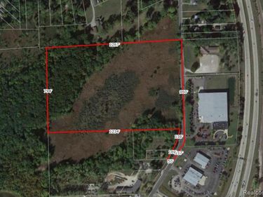 15000 North Rd, Fenton Twp, MI 48430