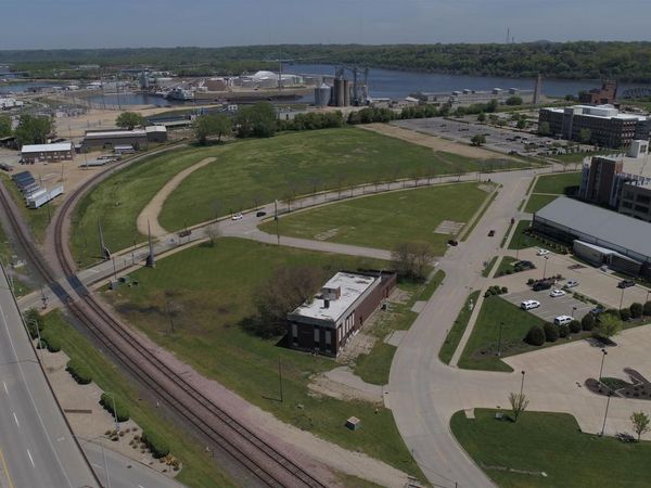 203 E 5th Street, Dubuque, IA 52001