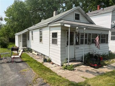 825 E Hiawatha Boulevard, Unit |, North Syracuse, NY 13208