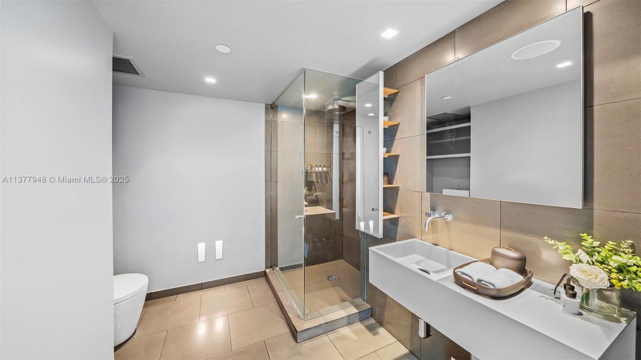 101 20th St, Unit 3909, Miami Beach, FL 33139 Photo