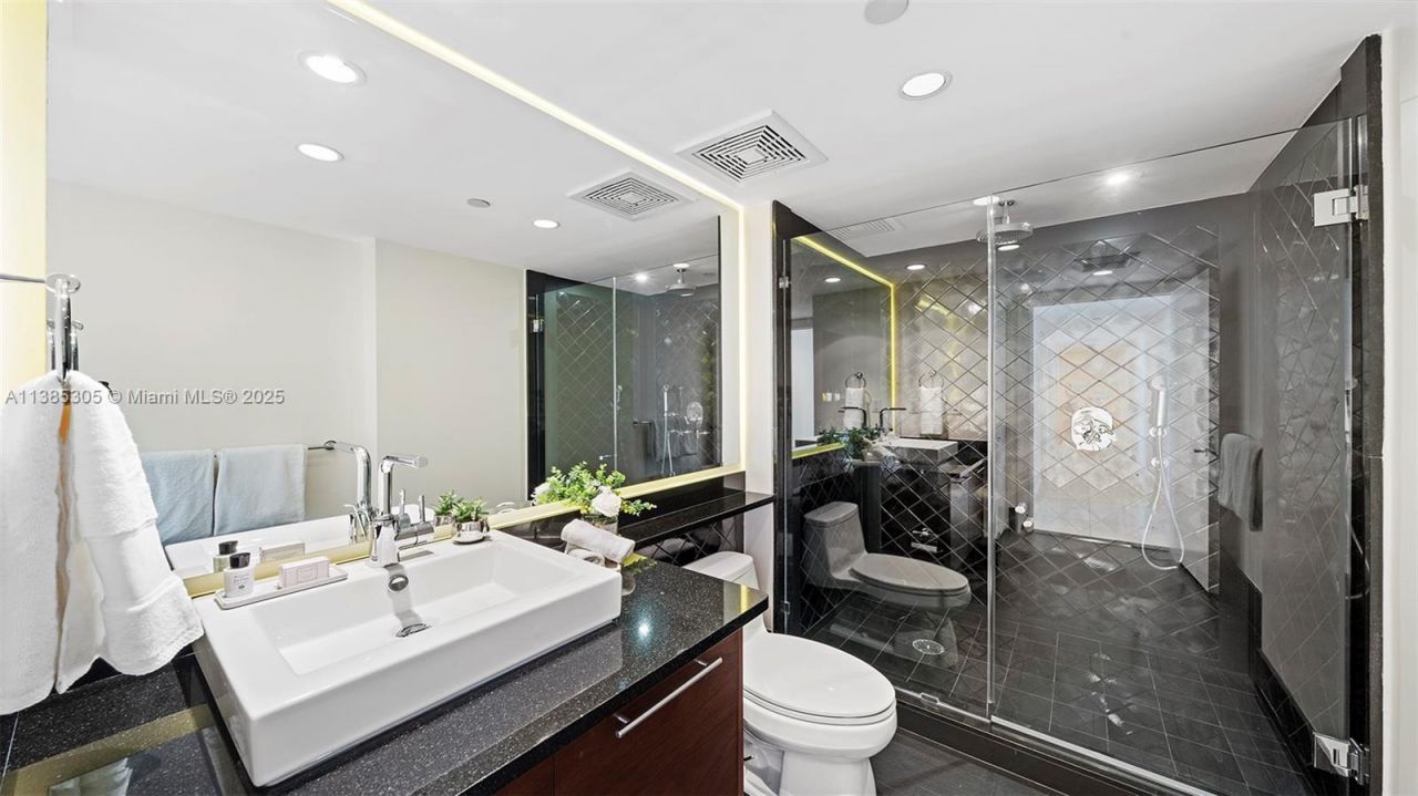 101 20th St, Unit 3903, Miami Beach, FL 33139 Photo