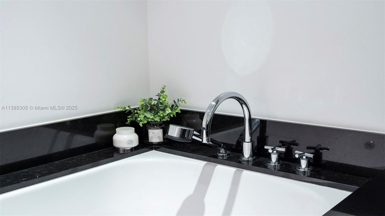 101 20th St, Unit 3903, Miami Beach, FL 33139 Photo