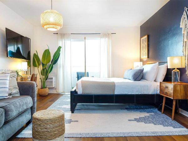 7904 West Dr, Unit 812, North Bay Village, FL 33141