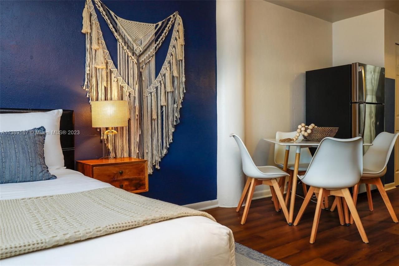 7904 West Dr, Unit 812, North Bay Village, FL 33141 Photo