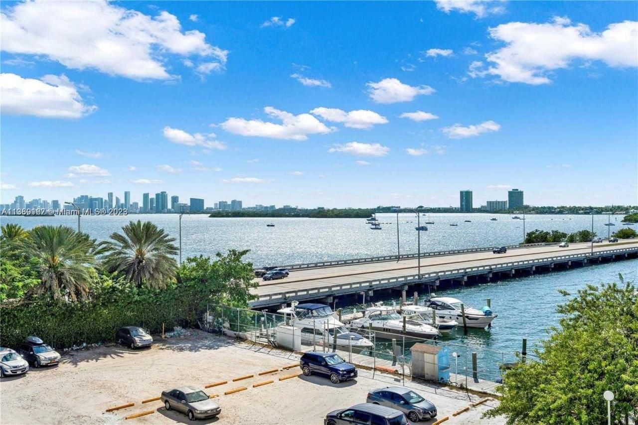 7904 West Dr, Unit 812, North Bay Village, FL 33141 Photo