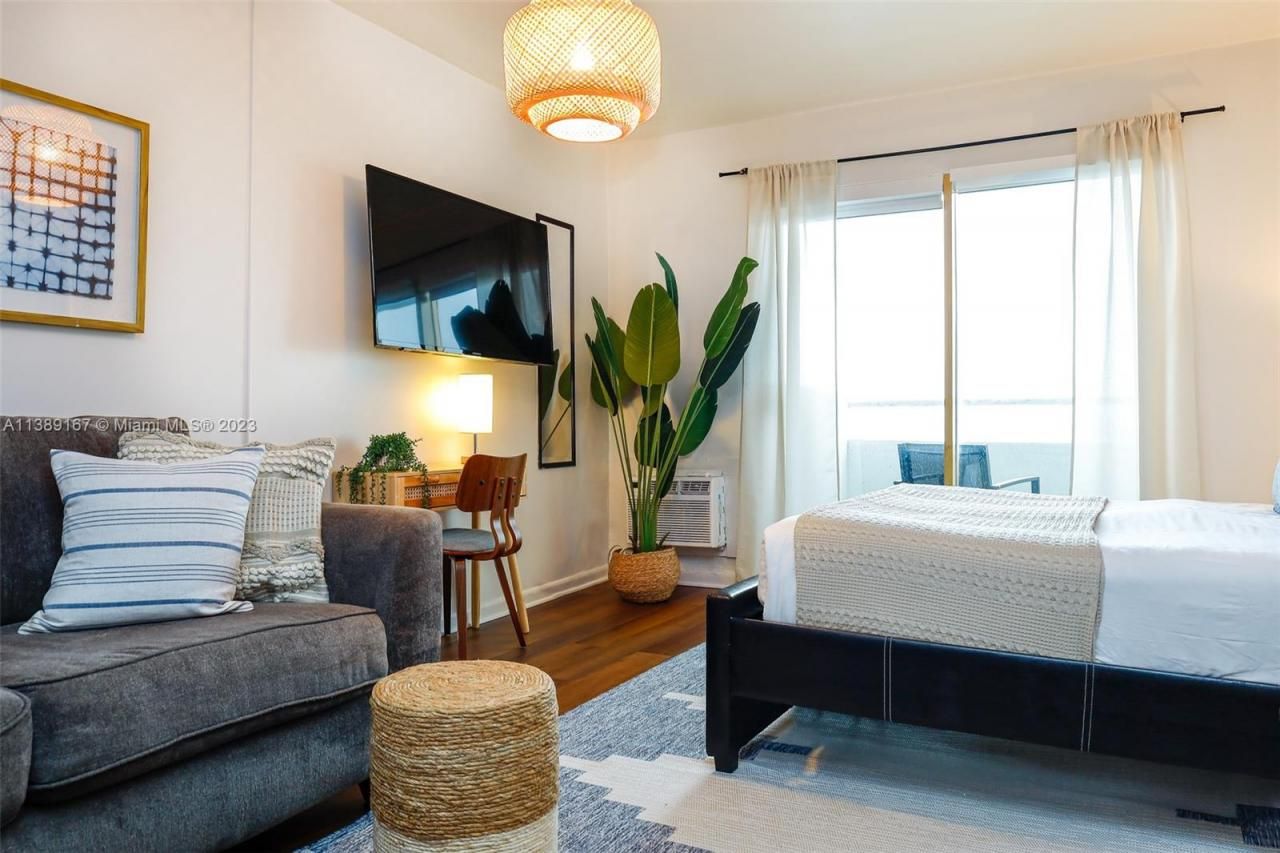 7904 West Dr, Unit 812, North Bay Village, FL 33141 Photo