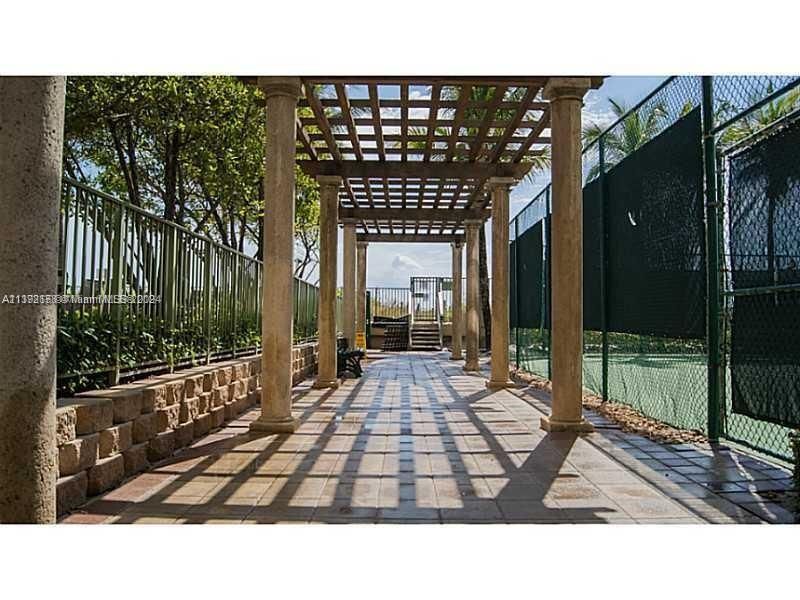 2080 S Ocean Dr, Unit 309, Hallandale Beach, FL 33009 Photo