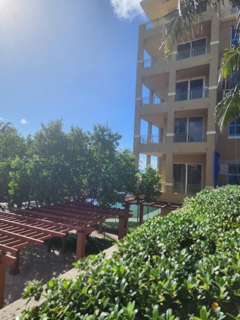 2080 S Ocean Dr, Unit 309, Hallandale Beach, FL 33009 Photo