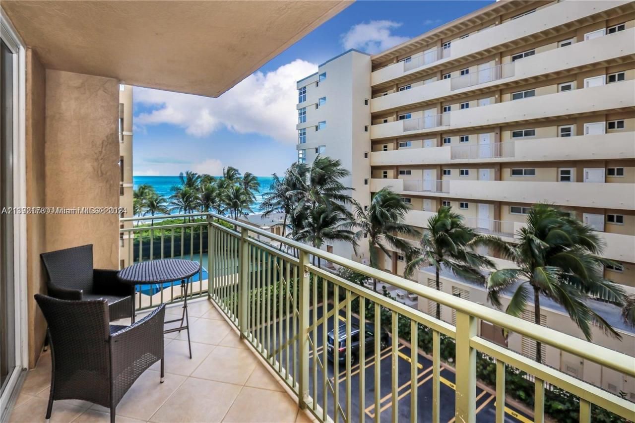 2080 S Ocean Dr, Unit 309, Hallandale Beach, FL 33009 Photo