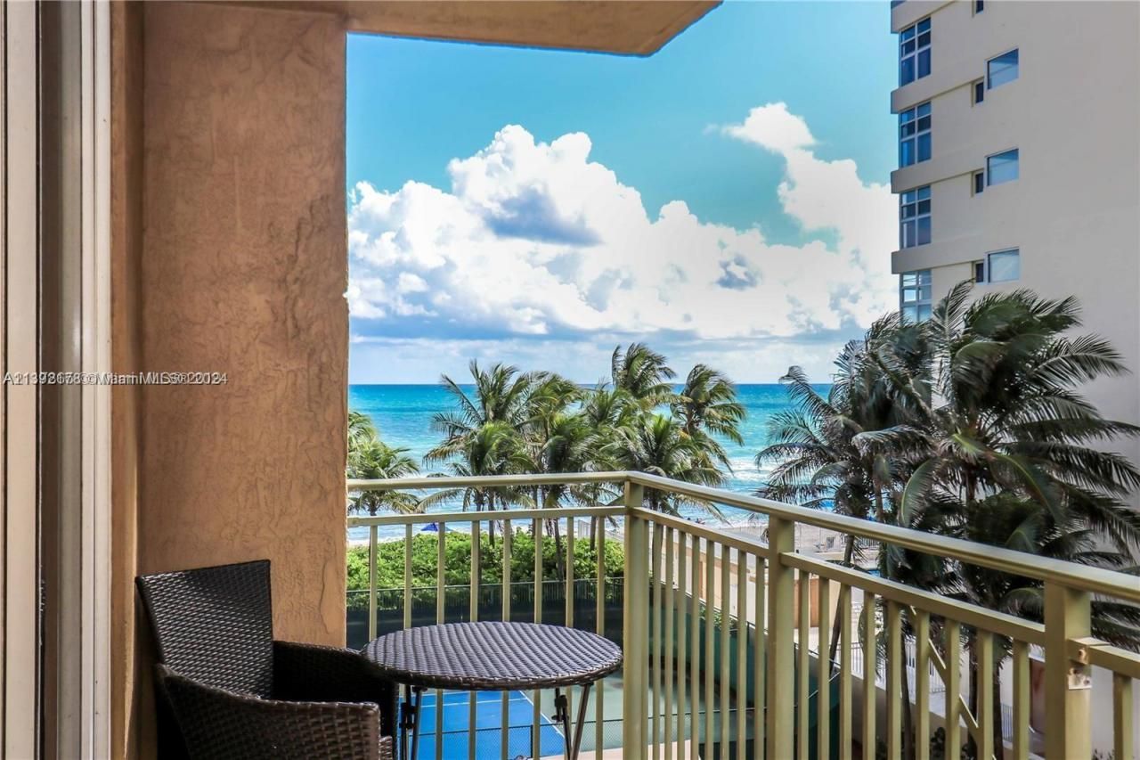 2080 S Ocean Dr, Unit 309, Hallandale Beach, FL 33009 Photo