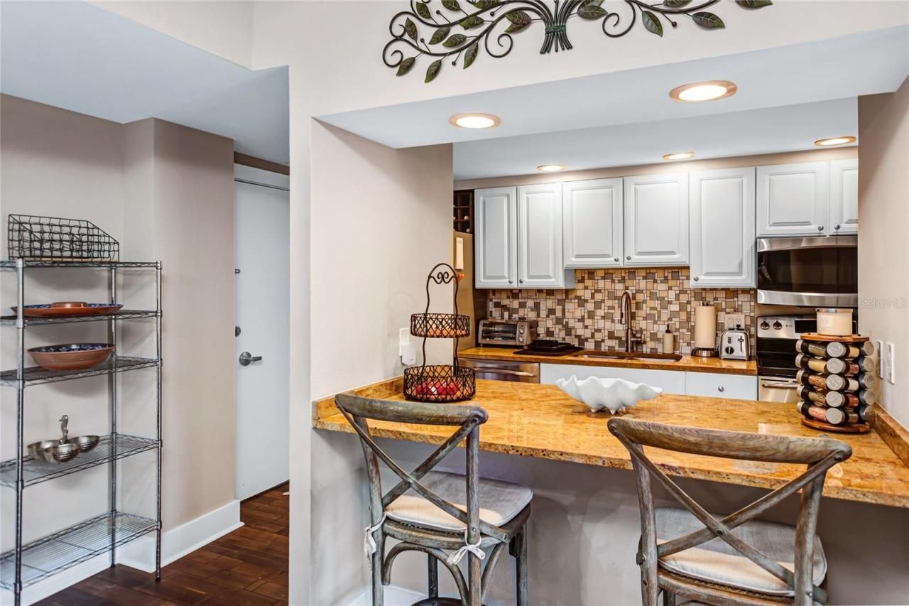 1212 Benjamin Franklin Drive, Unit 303, Sarasota, FL 34236 Photo