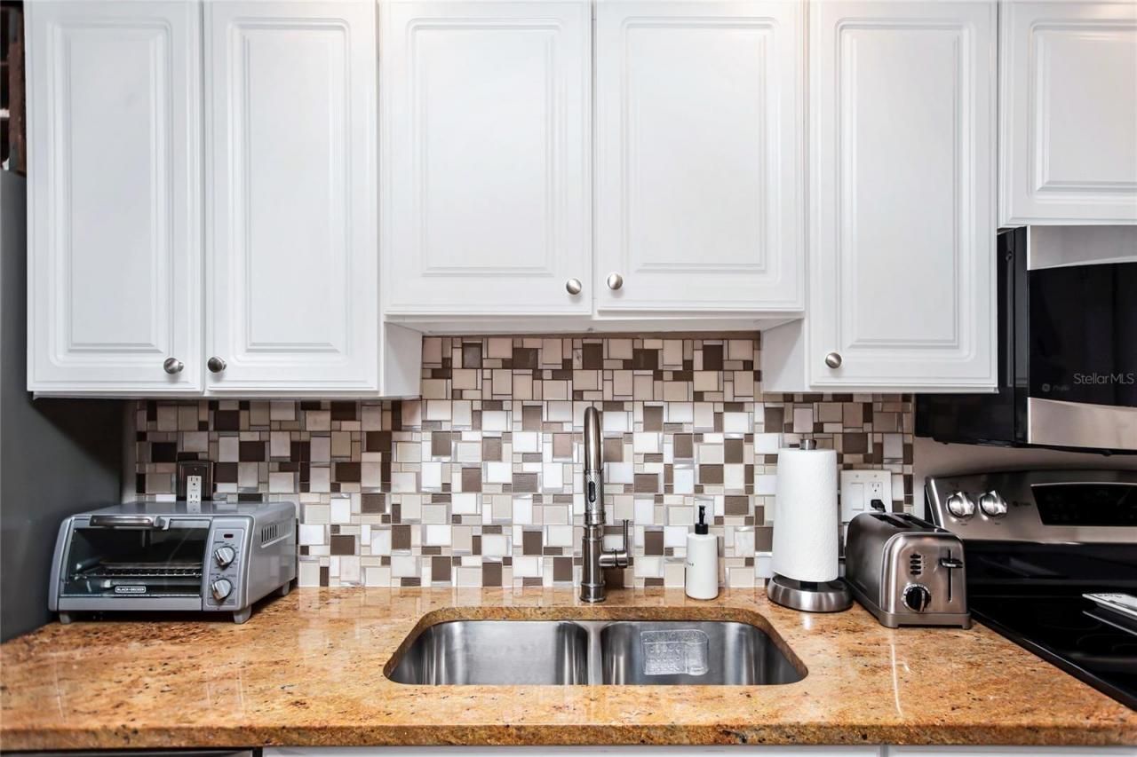 1212 Benjamin Franklin Drive, Unit 303, Sarasota, FL 34236 Photo