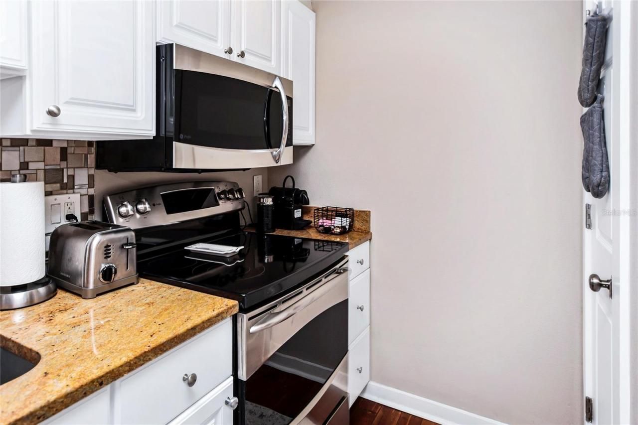 1212 Benjamin Franklin Drive, Unit 303, Sarasota, FL 34236 Photo