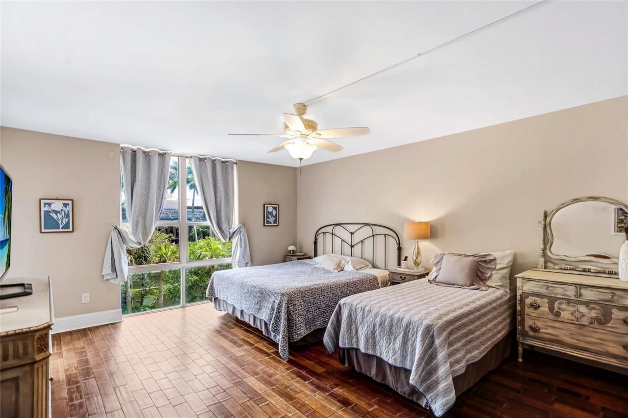 1212 Benjamin Franklin Drive, Unit 303, Sarasota, FL 34236 Photo