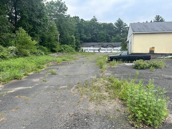 214 Feeding Hills Rd, Southwick, MA 01077