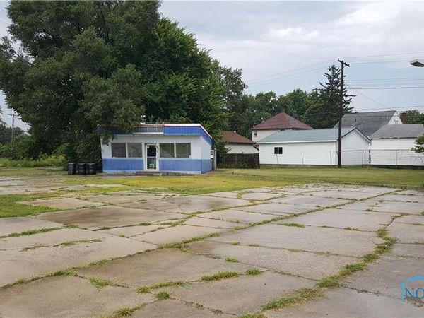 892 N Countyline Street, Fostoria, OH 44830