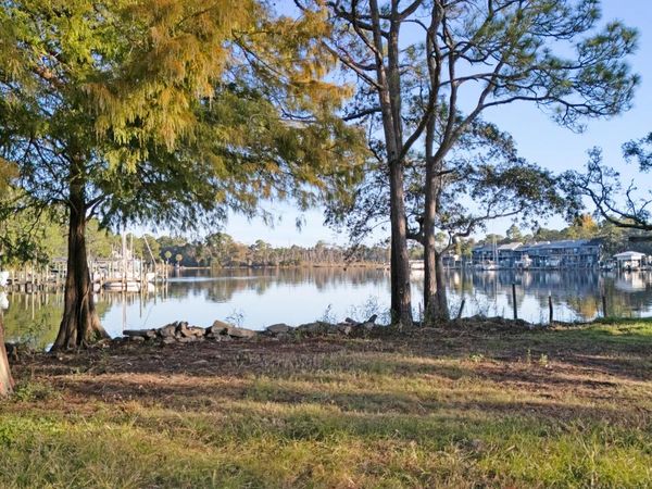 404 Seville Circle, Niceville, FL 32578