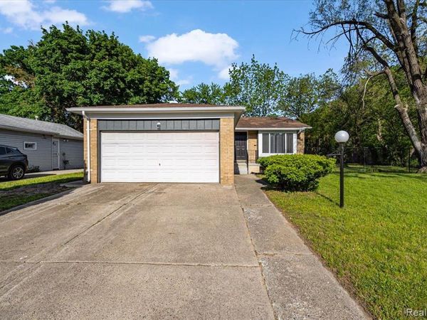 21078 MITCHELLDALE Avenue, Royal Oak Twp, MI 48220