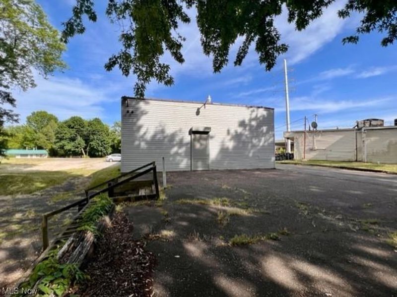 988 W Bowery Street, Akron, OH 44307 Photo 15