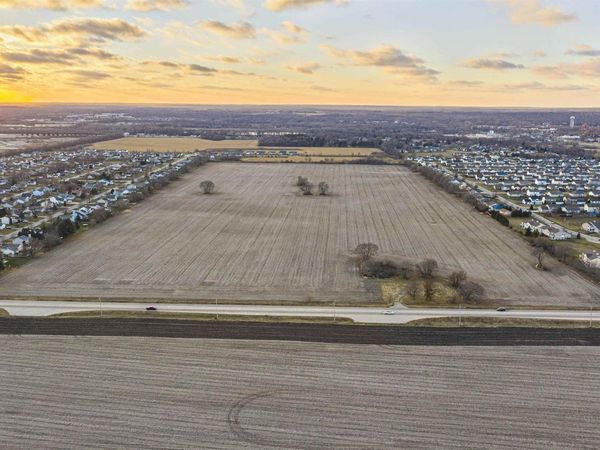 15432 Willowbrook Road, South Beloit, IL 61080