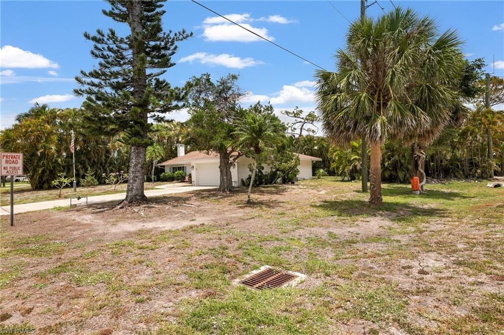 4688 Pembrooke Ln, Bonita Springs, FL 34134 Photo