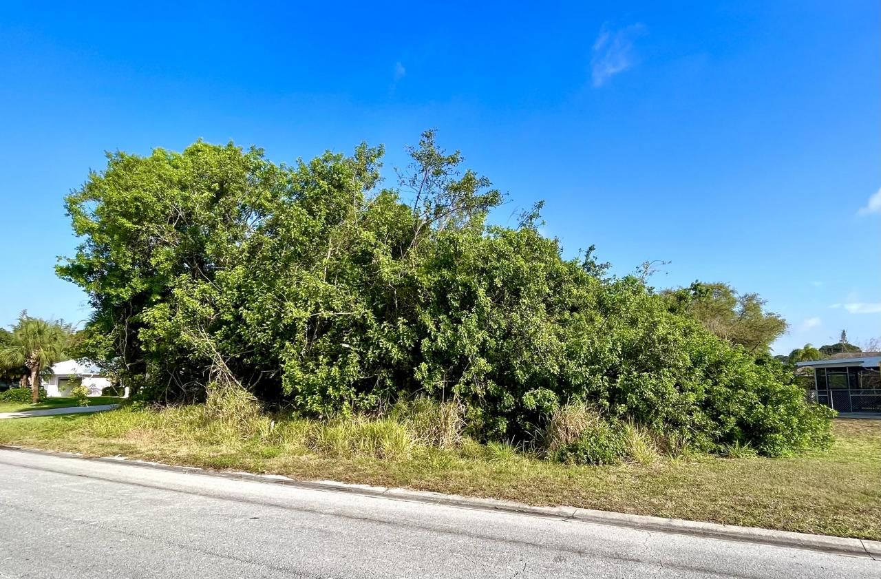 846 19th Street Sw, Vero Beach, FL 32962 Main Photo