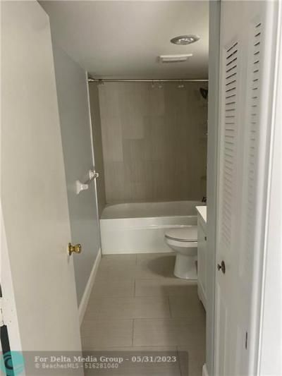 4166 Inverrary Drive, Unit 406, Lauderhill, FL 33319 Photo