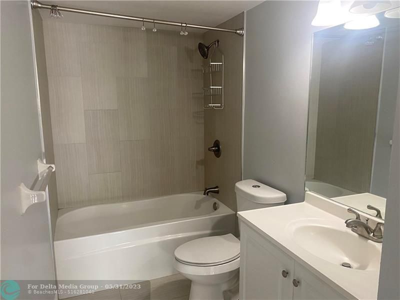 4166 Inverrary Drive, Unit 406, Lauderhill, FL 33319 Photo