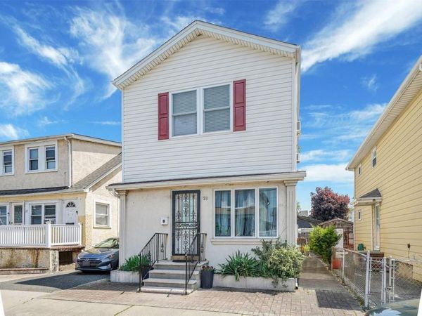 31 Evans Avenue, Elmont, NY 11003