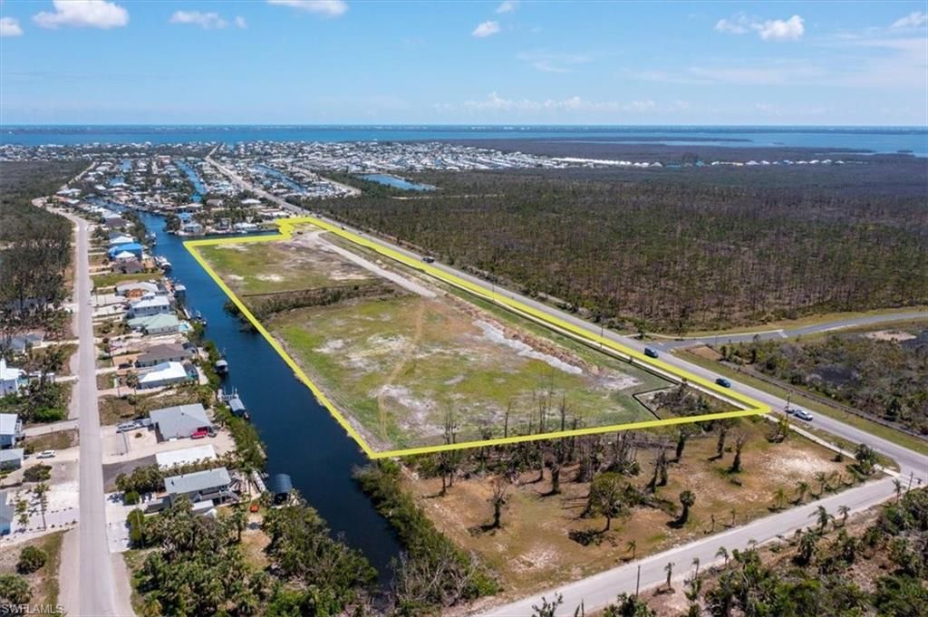 3810 Stringfellow Rd, Saint James City, FL 33956 Photo