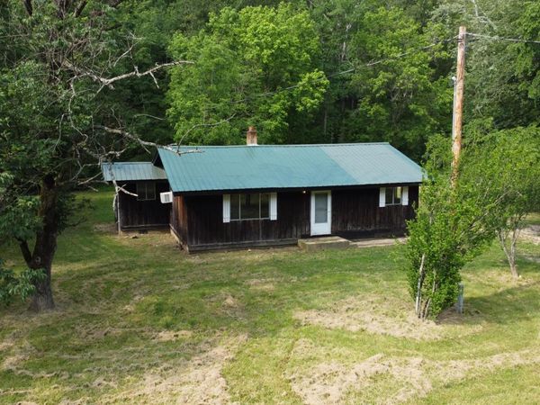 736 State Highway Y, Ellington, MO 63638